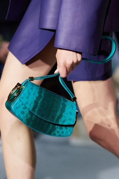 Look 50